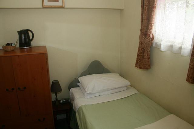 The Knoll Guesthouse Newport Szoba fotó