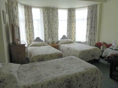 The Knoll Guesthouse Newport Kültér fotó